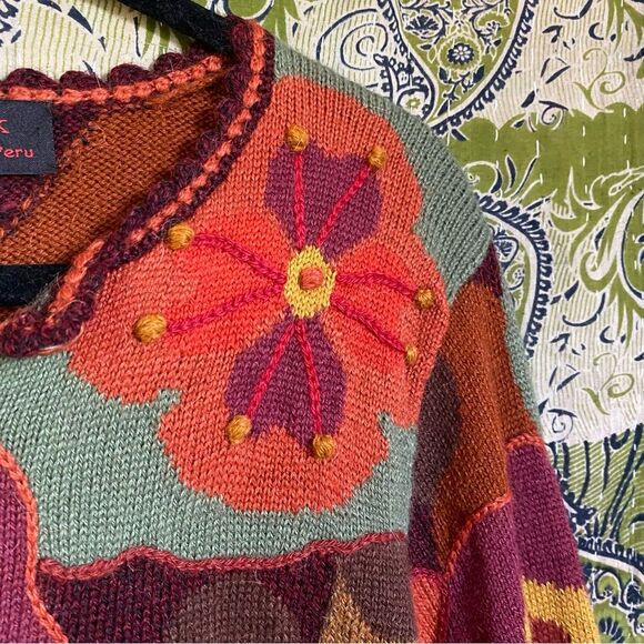 NWOT Tabask Maroon/ Multicolored Floral Alpaca Sweater Size Small - Picture 7 of 16